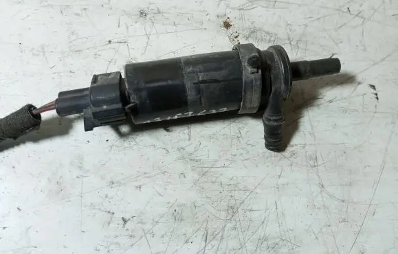 Opel Astra H Windscreen/windshield washer pump 13157637