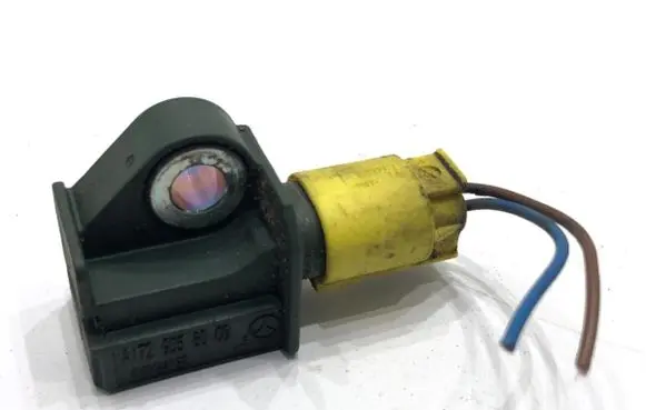 Mercedes-Benz GLK (X204) Airbag deployment crash/impact sensor A1729056000