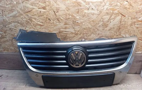 Volkswagen PASSAT B6 Front bumper upper radiator grill 3C0853651B 5M0853601 3C0853651