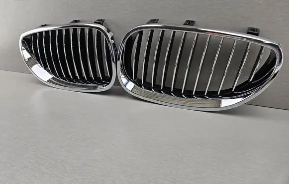 BMW 5 E60 E61 Front bumper upper radiator grill 7065701 51137065701 7065702