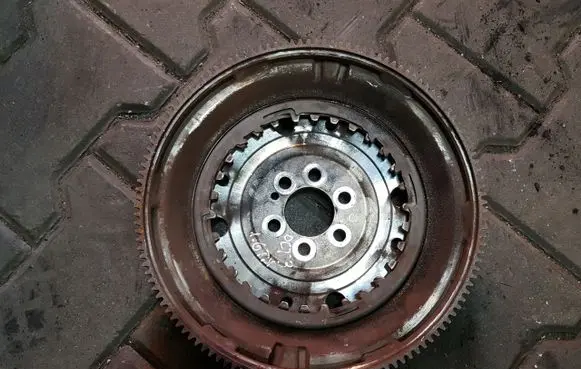 Skoda Octavia Mk3 (5E) Flywheel 03L105266DP