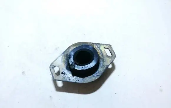 Citroen Xsara Engine mount bracket
