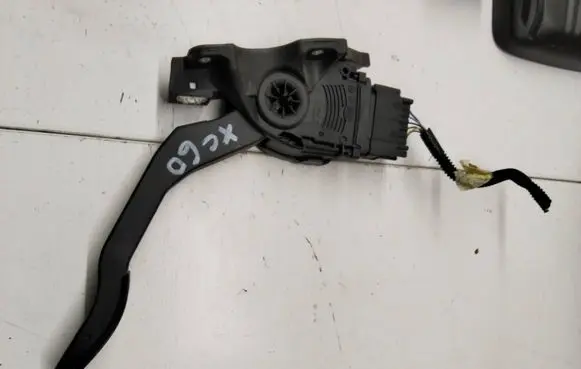 Volvo XC60 Accelerator throttle pedal 31329062 6PV01083416 11052013