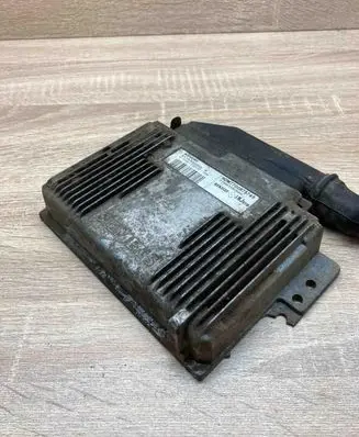 Renault Scenic I Engine control unit/module ECU HOM7700875745 S115300202A 7700105980
