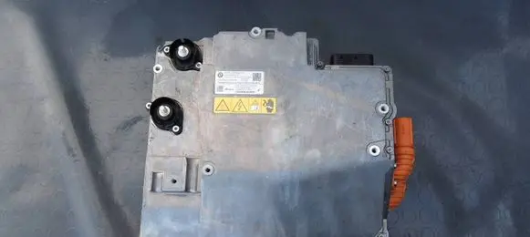 BMW X1 U11 Voltage converter inverter CCU220G 5B4A209