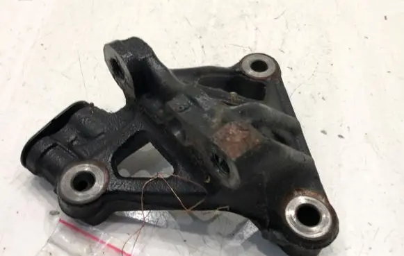 Toyota Yaris Cross Engine mounting bracket 8676S