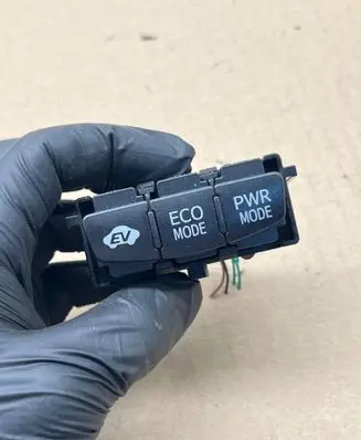 Toyota Auris E180 Other switches/knobs/shifts 15C587