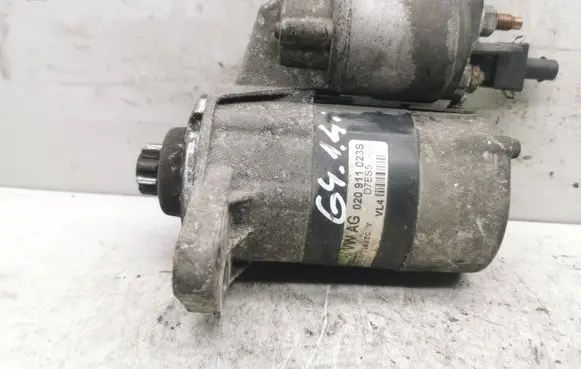 Volkswagen Golf IV Starter motor 020911023S