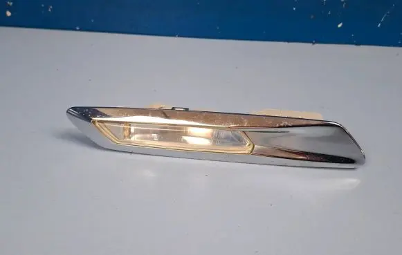 BMW 5 F10 F11 Front fender indicator light 7154167 7154169