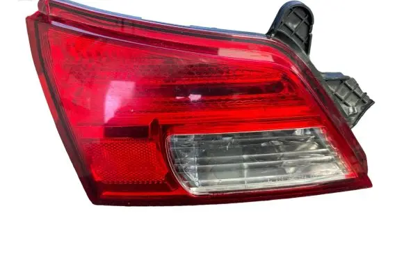 Subaru Outback Tailgate rear/tail lights 2ZR946094