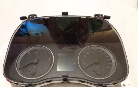 Hyundai Tucson TL Speedometer (instrument cluster) 94003D7EF0