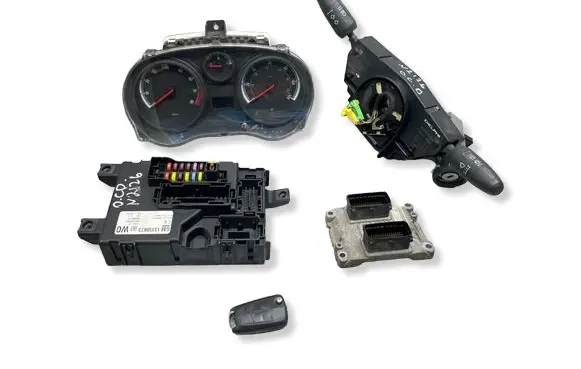 Opel Corsa D Engine ECU kit and lock set 1039S17766 55557933 0261208940