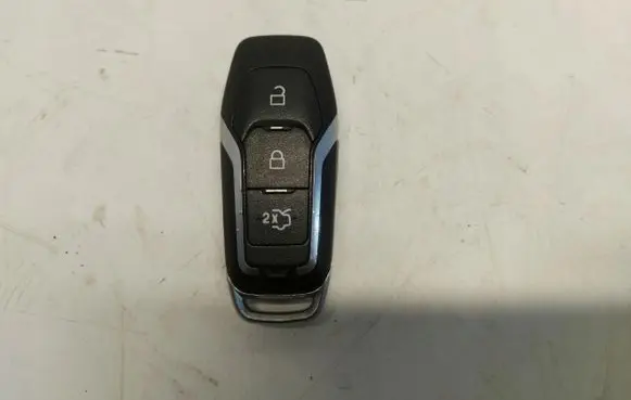 Ford Mustang IV Ignition key/card FR3T-15K601-DC