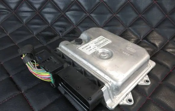 Fiat 500 Engine control unit/module 51903129 D419BE27 9J89NET5L