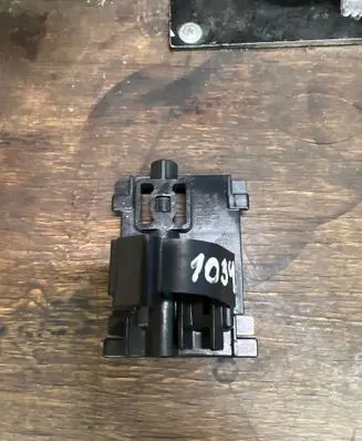 Audi A3 S3 8P Headlight level adjustment motor 1865101