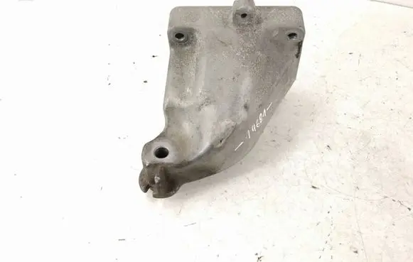 Mercedes-Benz E W211 Engine mounting bracket A6422230104 6422230104