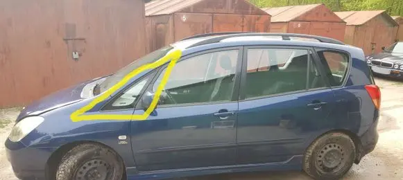 Toyota Corolla Verso E121 Front triangle window/glass 