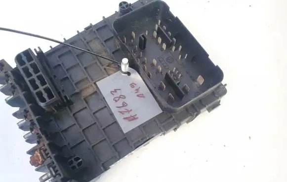Volkswagen PASSAT B6 Fuse box set 45165870 3c09712490