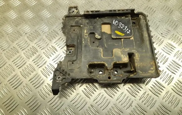 Hyundai i20 (GB IB) Battery tray 37150C8000