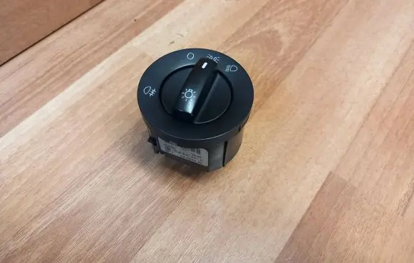 Volkswagen Touareg I Light switch 7L6941431P