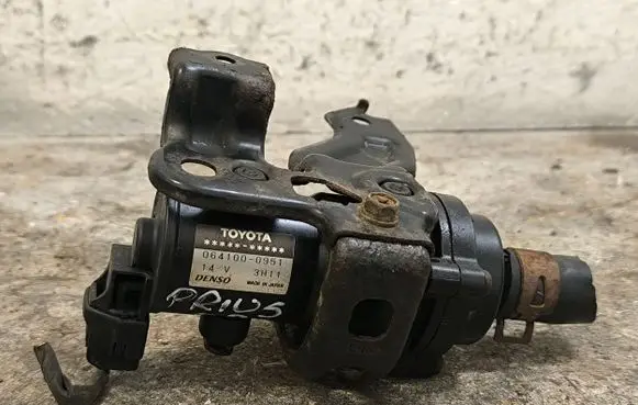 Toyota Prius (XW20) Electric auxiliary coolant/water pump 0641000951