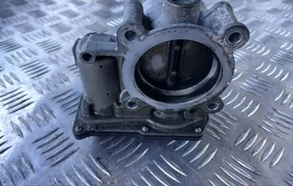 Mazda 3 III Throttle valve PEAR13640 193000877 3008R20