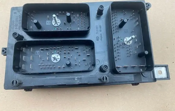 Opel Astra H Relay mounting block 13242781