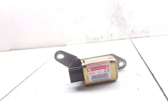 Subaru Legacy Airbag deployment crash/impact sensor 98235AG000 1879000670