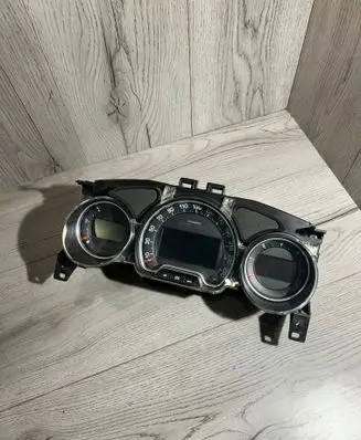 Speedometer (instrument cluster)
