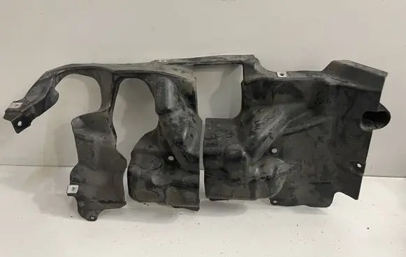 Rear underbody cover/under tray