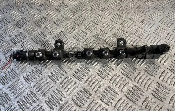 Toyota Yaris Fuel main line pipe 2381033030 09096592 0445214177