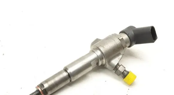Volvo V50 Fuel injector 9802448680