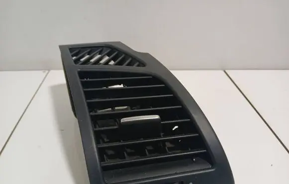 BMW 1 E81 E87 Dashboard side air vent grill/cover trim 7059188 P010204439