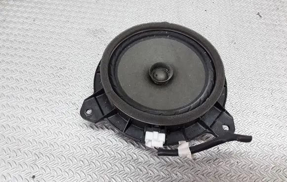 Toyota Yaris Rear door speaker