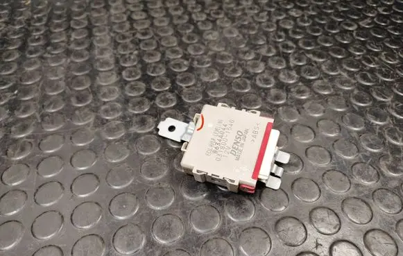 Peugeot 4007 Day light relay 8634A044