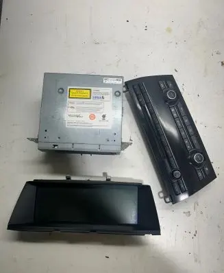 Navigation unit CD/DVD player