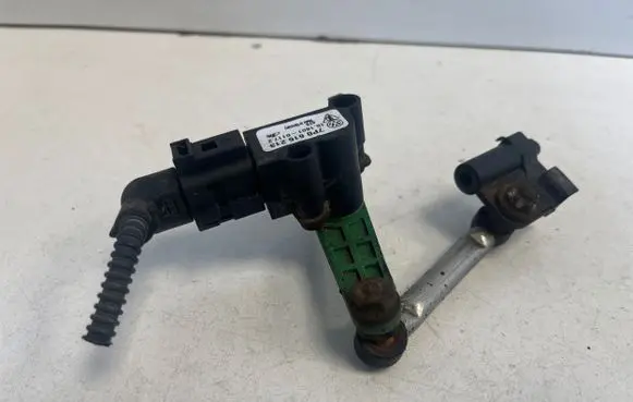 Headlight/headlamp level sensor