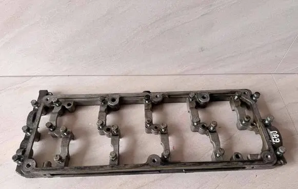 Volkswagen PASSAT B7 Camshaft holder 03L103286A CFF