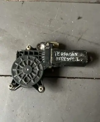 Hyundai Terracan Front door window regulator motor