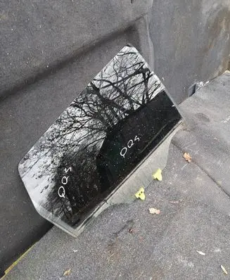 Nissan Qashqai Rear door window glass