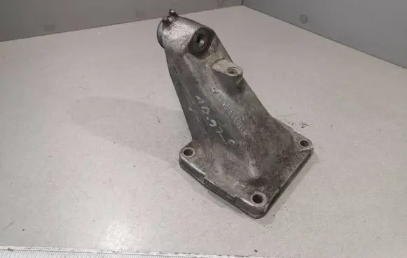 Mercedes-Benz E W210 Engine mounting bracket 1112230904