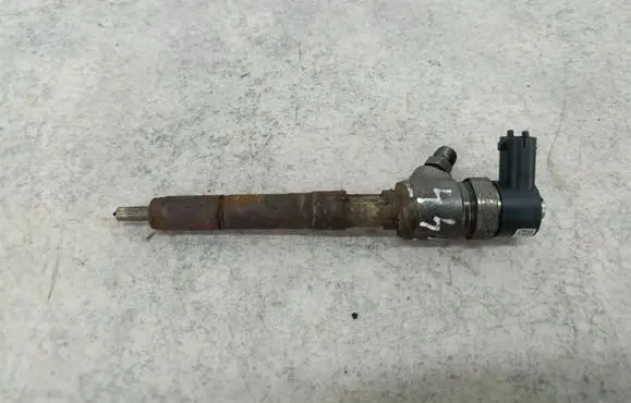 Opel Corsa D Fuel injector 0445110325