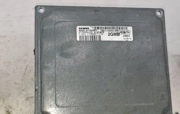 Ford Focus C-MAX Engine control unit/module 7M5112A650AFB S118934202
