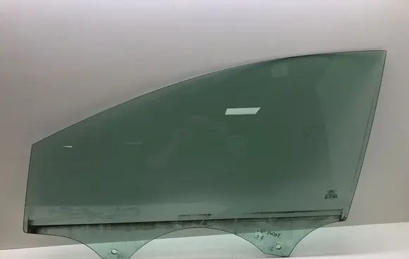 Ford Focus Front door window glass four-door BM51A21411A