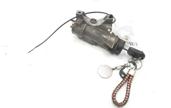 Volkswagen PASSAT B5 Ignition lock 4B0905851A
