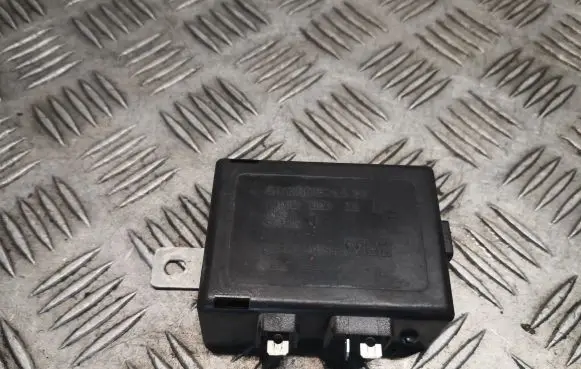 Mercedes-Benz ML W163 Aerial antenna amplifier 1638200289 A1638200289