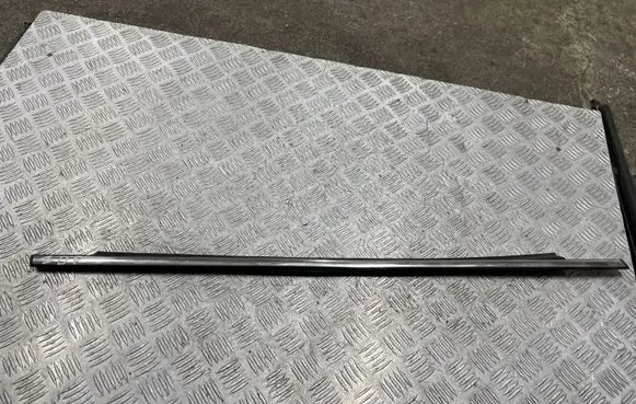 Opel Zafira B Front door glass trim molding