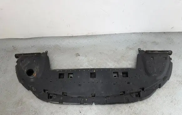 Peugeot 5008 II Front bumper skid plate/under tray 9811450077
