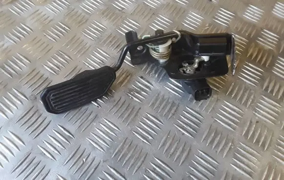 Toyota Corolla Verso E121 Accelerator throttle pedal 8928152011 1983003031
