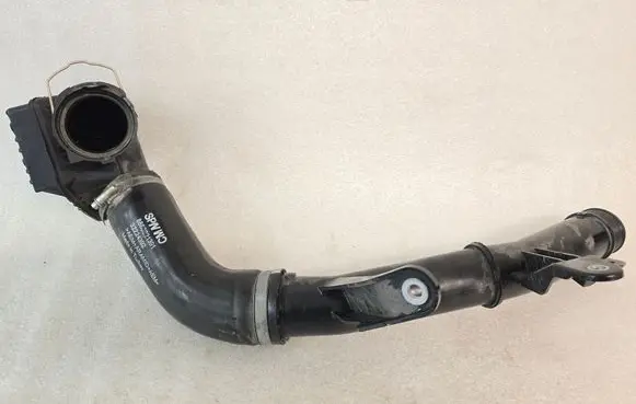Intercooler hose/pipe